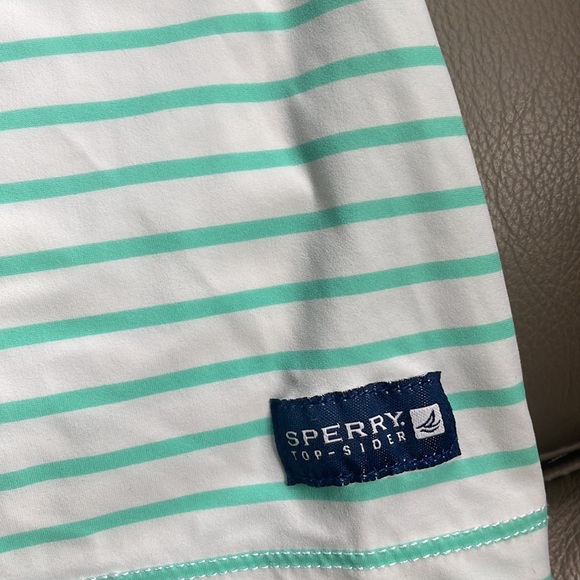 Speedy rash guard - Picture 2 of 4